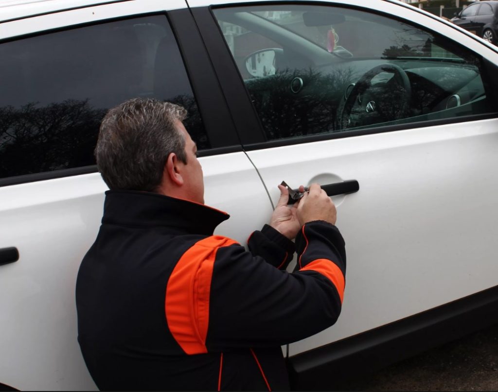 Срочное открытие дверей автомобиля в Димитровграде