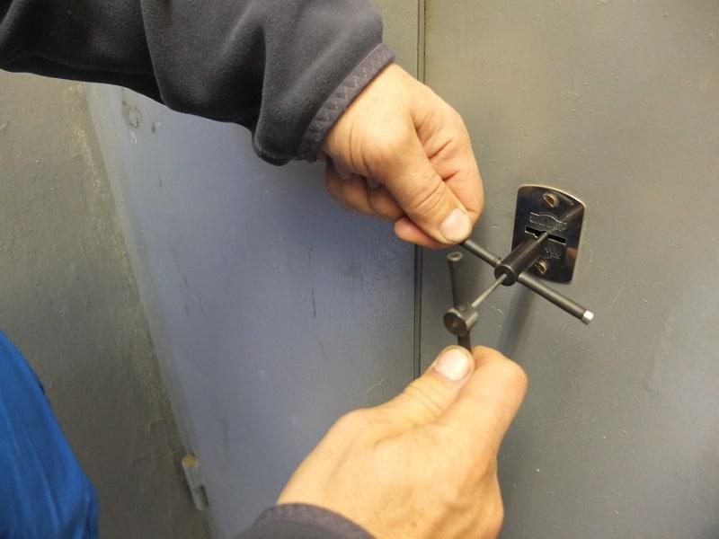 Срочное открытие замков гаража в Димитровграде